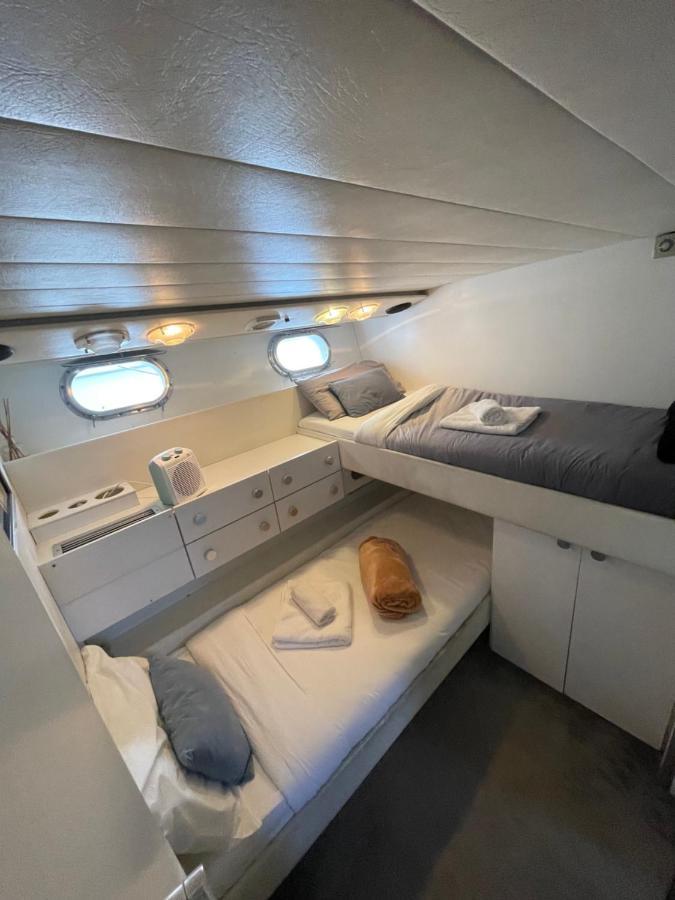 Yate Aloha Hotel Sant Adria de Besos Kültér fotó