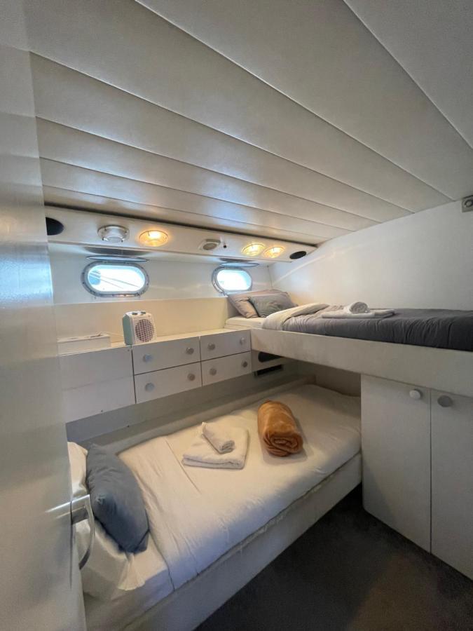Yate Aloha Hotel Sant Adria de Besos Kültér fotó